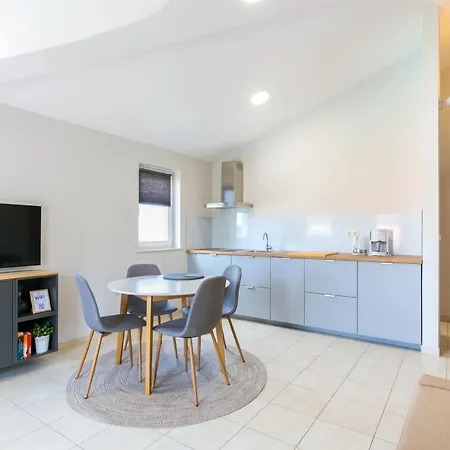 Pinia - A5 Second Floor - Mpolo