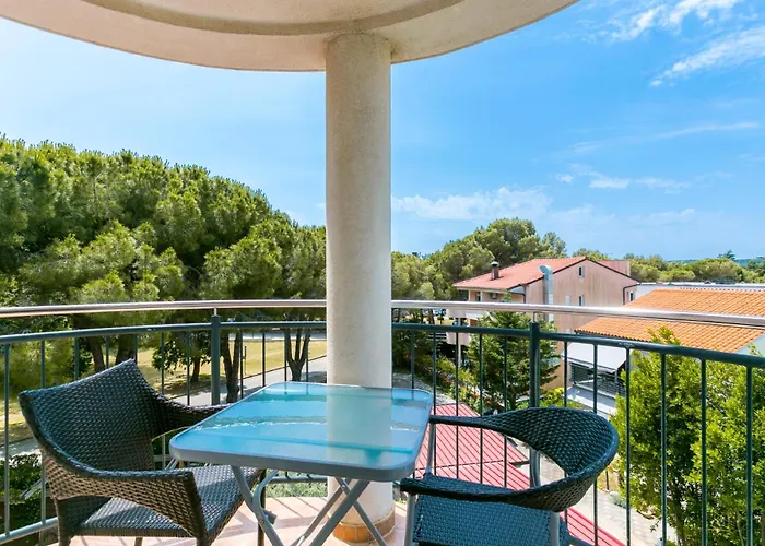 Pinia - A5 Second Floor - Mpolo *